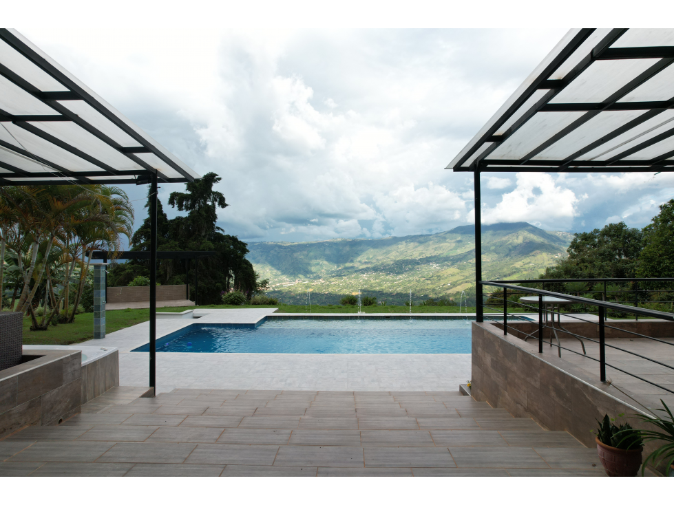 CASA DE ESTILO MODERNO CON PISCINA EN COPACABANA - 6