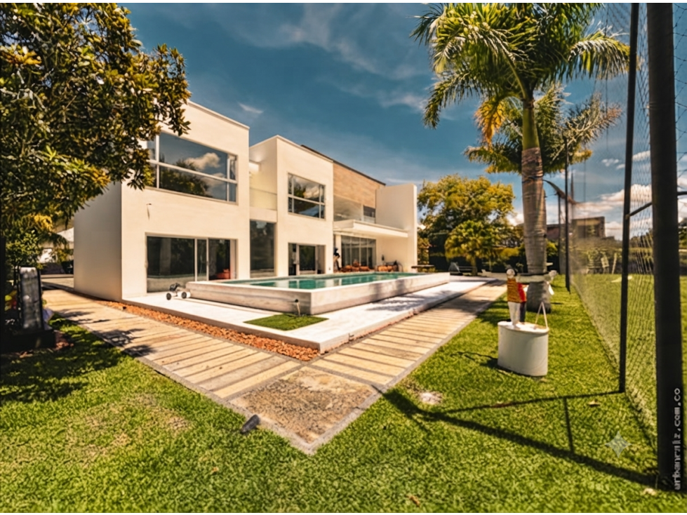 IMPONENTE MANSION EN LLANO GRANDE, 10 HAB, PISCINA, (12.500.000.000)