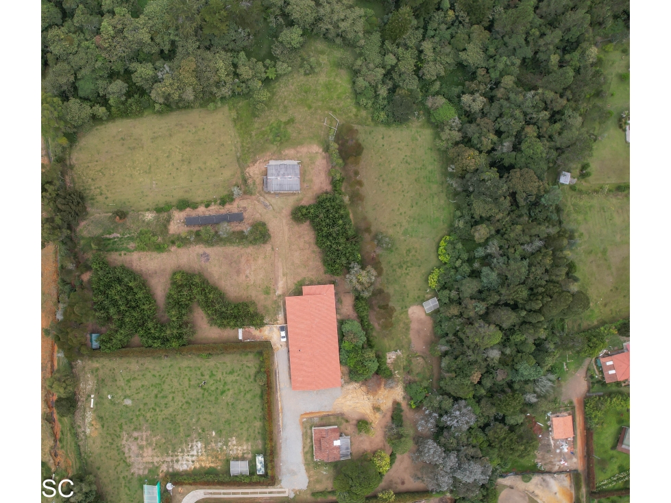 Finca de 2.5 hectáreas 20 MINUTOS AEROPUERTO — foto 6