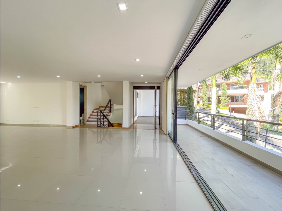 CASA MODERNA EN PALMAS BAJO, 4 HABITACIONES GIGANTES — foto 4