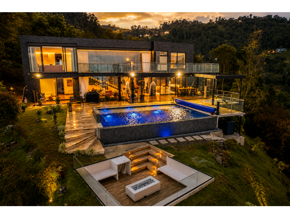 MODERNA CASA EN LAS PALMAS CON VISTA A MEDELLIN, PISCINA, 4 HAB