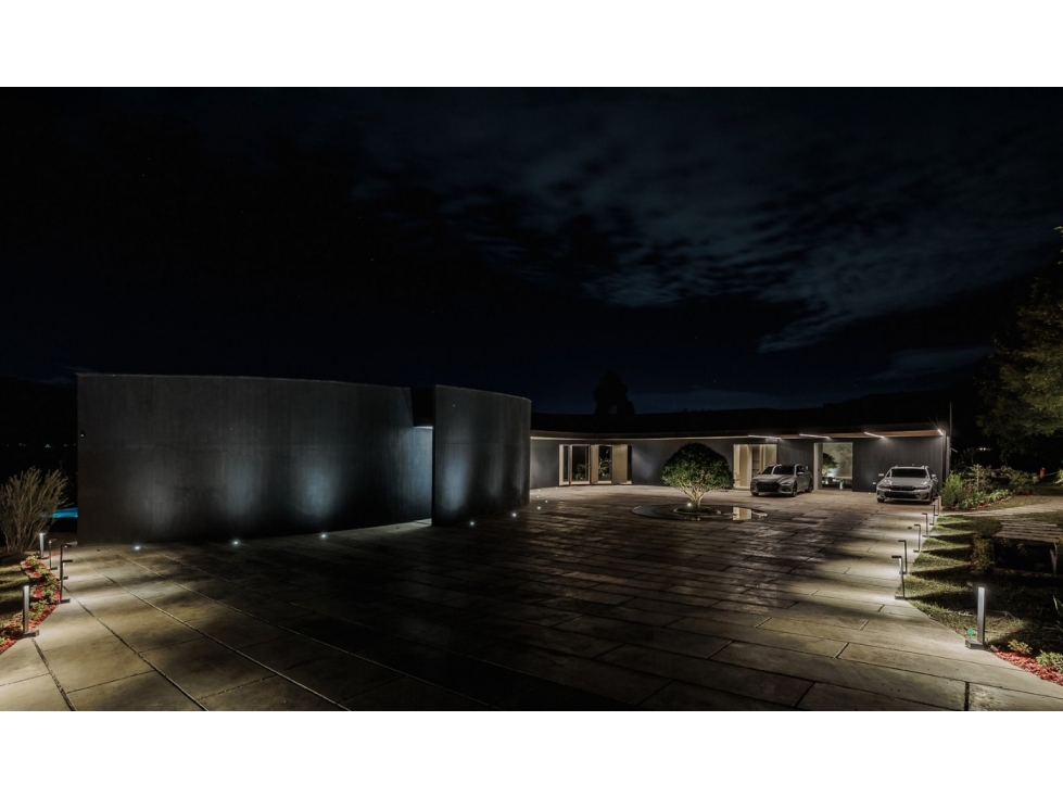 MODERNA MANSION CON VISTA DE UN SOLO NIVEL EL RETIRO — foto 3