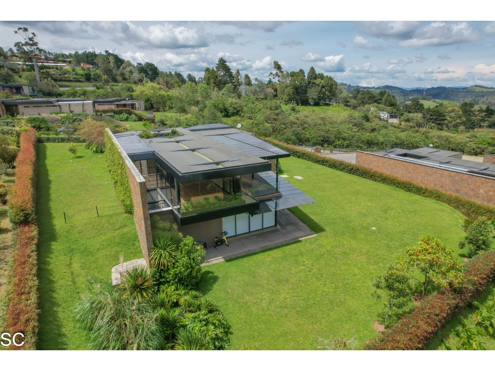 MODERNA, CON LOTE PLANO Y VISTA EN EL ALTO DE LAS PALMAS — foto 2