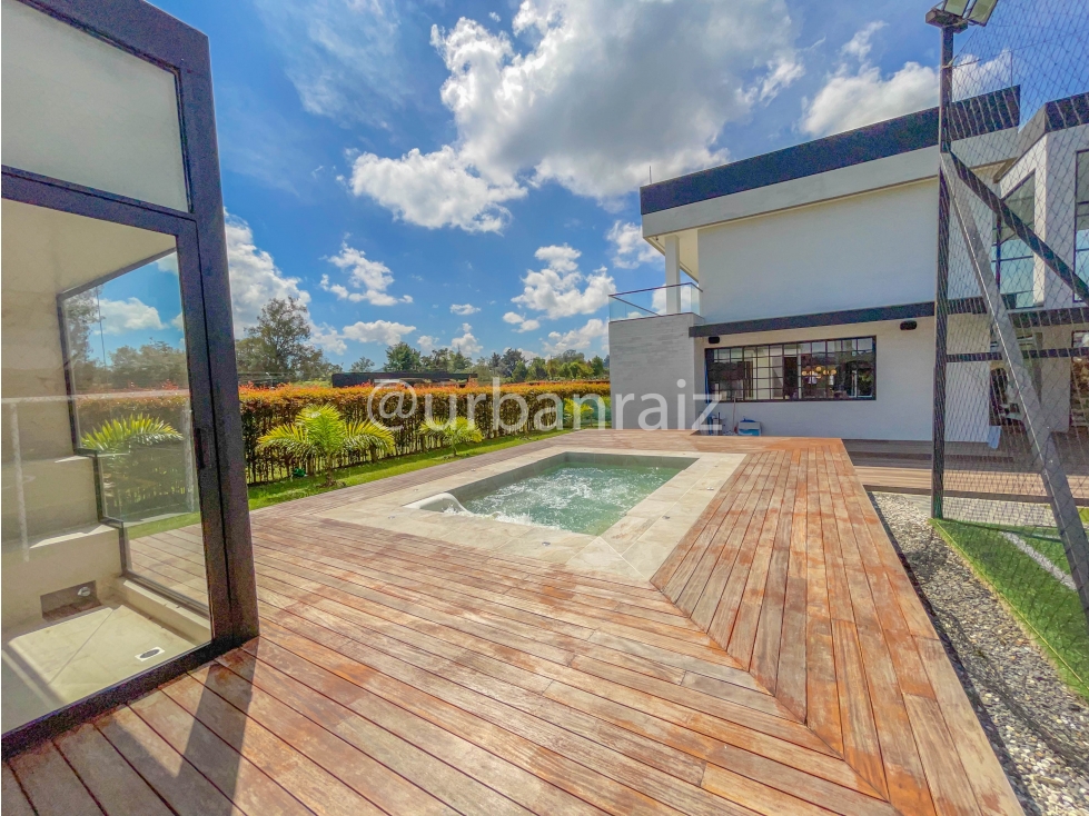 CASA MODERNA EN LLANO GRANDE DE 6 HABITACIONES, CANCHA, JACUZZI — foto 5