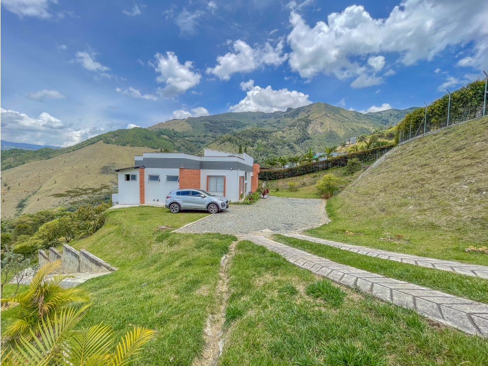 CASA CAMPESTRE EN NORTEAMÉRICA CON GRAN VISTA Y PRIVACIDAD — foto 5