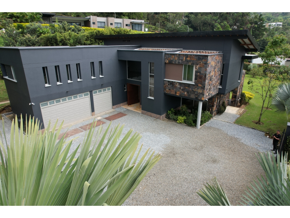 Casa moderna Envigado Escobero Bajo / CERCA CITY PLAZA — foto 6