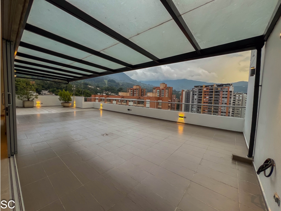 PENTHOUSE ENVIGADO ESMERALDAL CON TERRAZA Y JACUZZI
