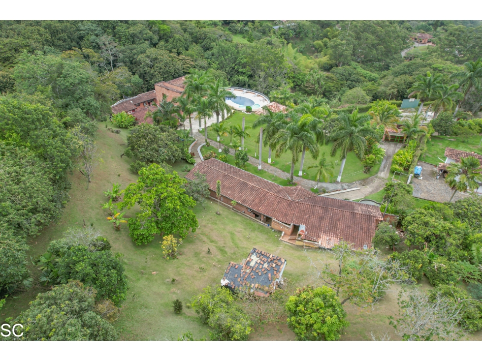FINCA EN COPACABANA LIMONAR 5 PESEBRERAS 10 HABITACIONES, PISCINA — foto 6