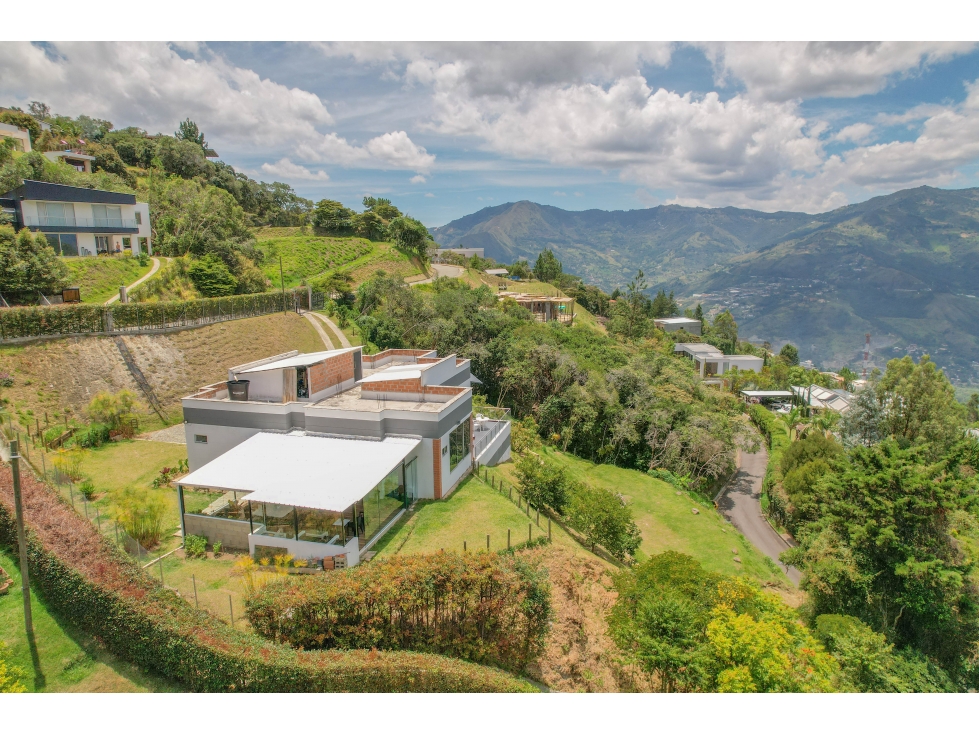 CASA CAMPESTRE EN NORTEAMÉRICA CON GRAN VISTA Y PRIVACIDAD — foto 3