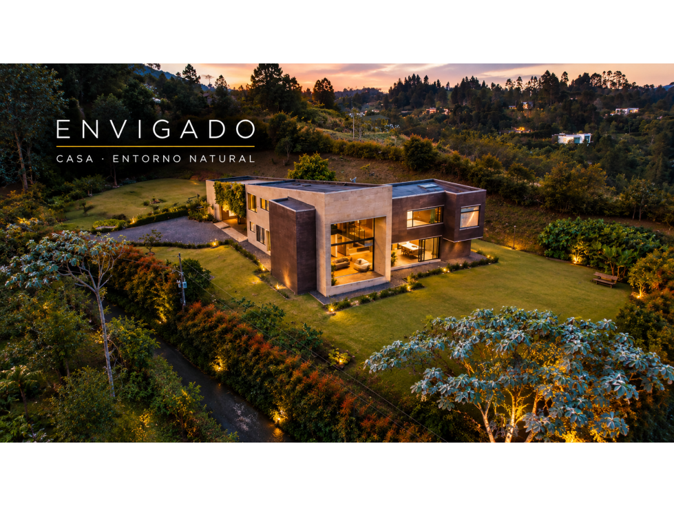ENVIGADO CASA MODERNA CON BUEN LOTE Y NATURALEZA - 1