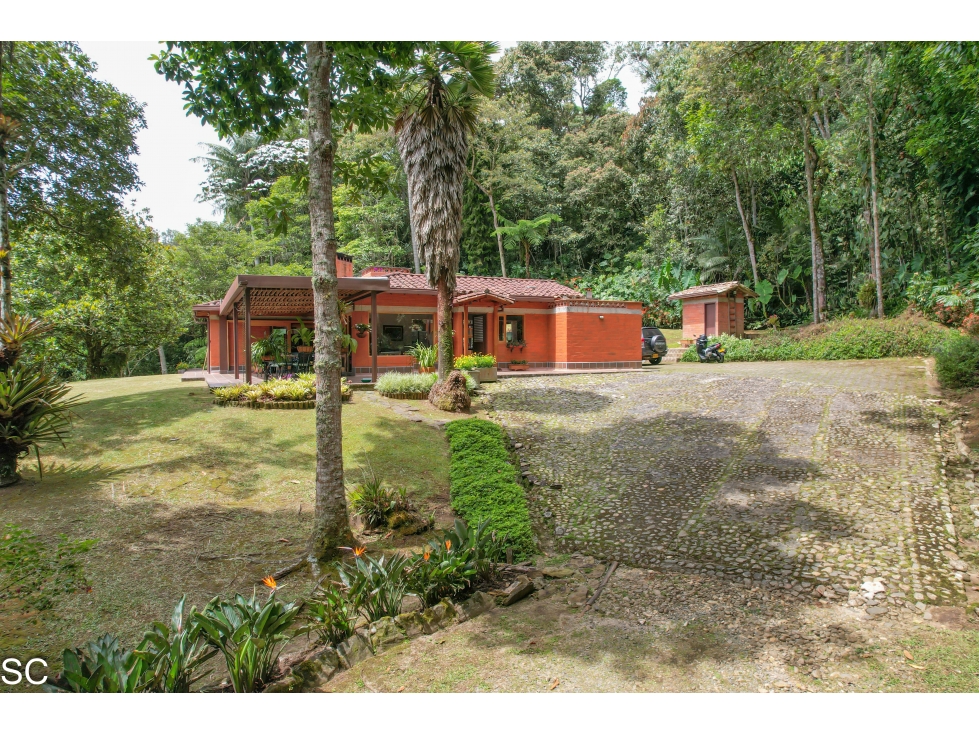 CASA CAMESTRE EN EL RETIRO VIA DON DIEGO, RODEADA DE BOSQUE — foto 5