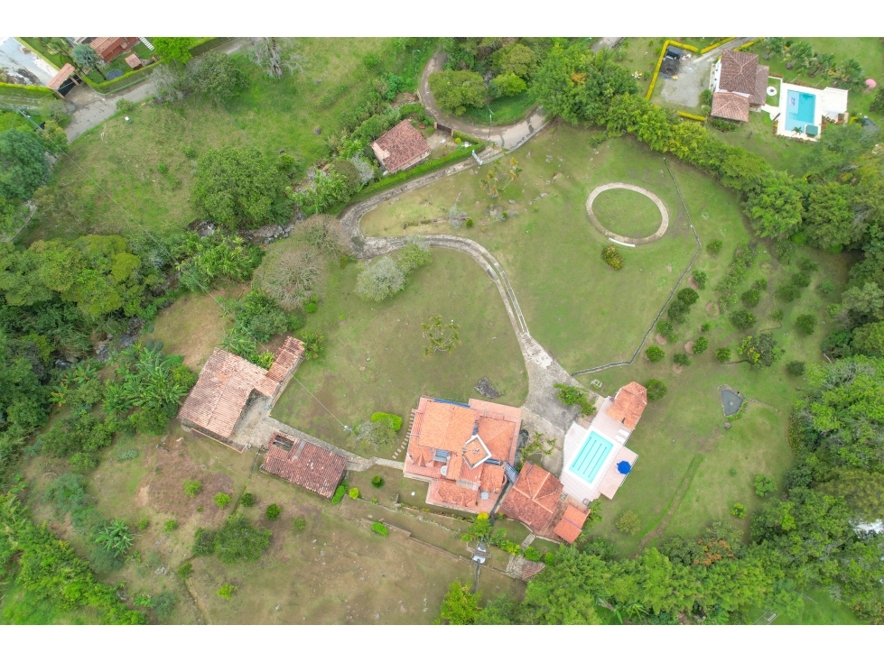 FINCA EN COPACABANA- AMPLIAS ZONAS - PISCINA - SEGURIDAD — foto 5