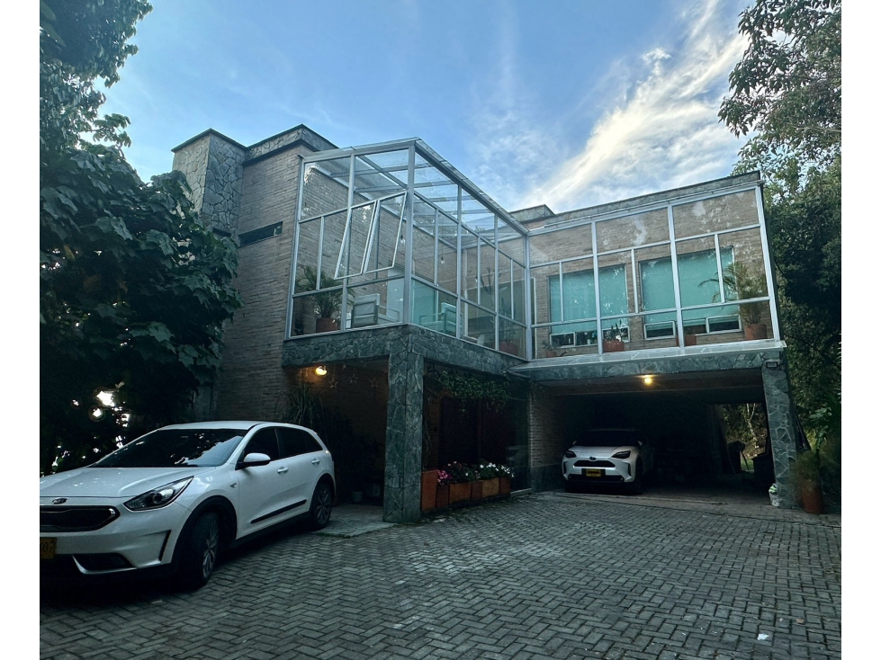 VENCAMBIO CASA CAMPESTRE EXCELENTE VISTA ALTO DE LAS PALMAS, ENVIGADO