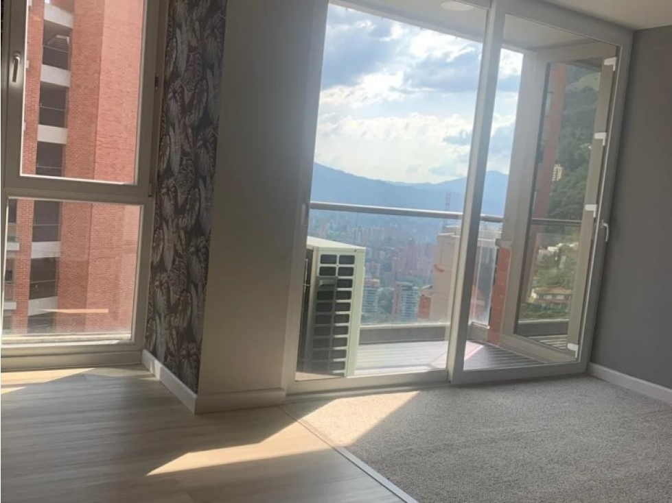 VENTA PENTHOUSE EDIFICIO YERBABUENA, EL POBLADO, MEDELLÍN