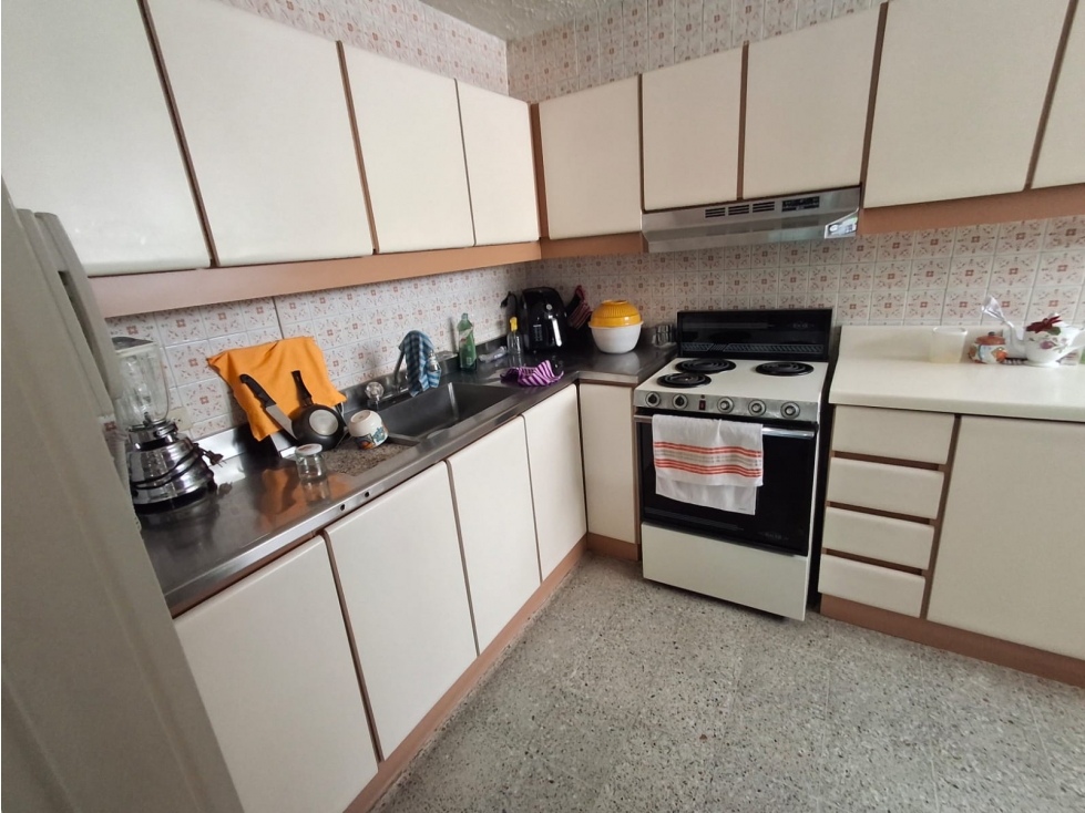 VENTA APARTAMENTO ED. MONTECARLO, LAURELES, MEDELLÍN-150M2 — foto 4