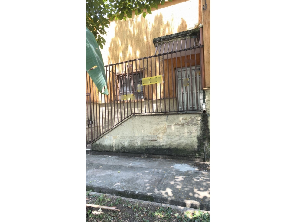 VENTA CASA LOTE DE DOS NIVELES, PRADO CENTRO, MEDELLÍN