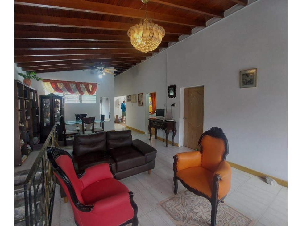 VENTA CASA INDEPENDIENTE, BARRIO GUAYABAL, MEDELLÍN