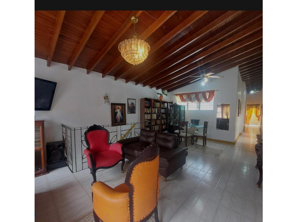 VENTA CASA INDEPENDIENTE, BARRIO GUAYABAL, MEDELLÍN — foto 2
