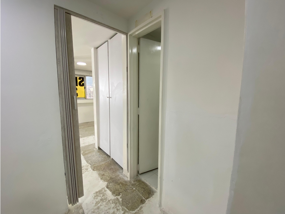 VENTA OFICINA Y PARQUEADERO, LA CANDELARIA, MEDELLÍN — foto 3