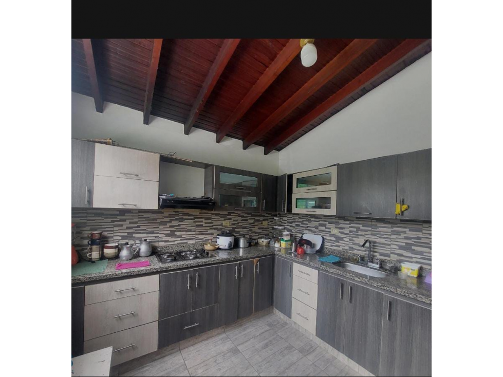 VENTA CASA INDEPENDIENTE, BARRIO GUAYABAL, MEDELLÍN — foto 4