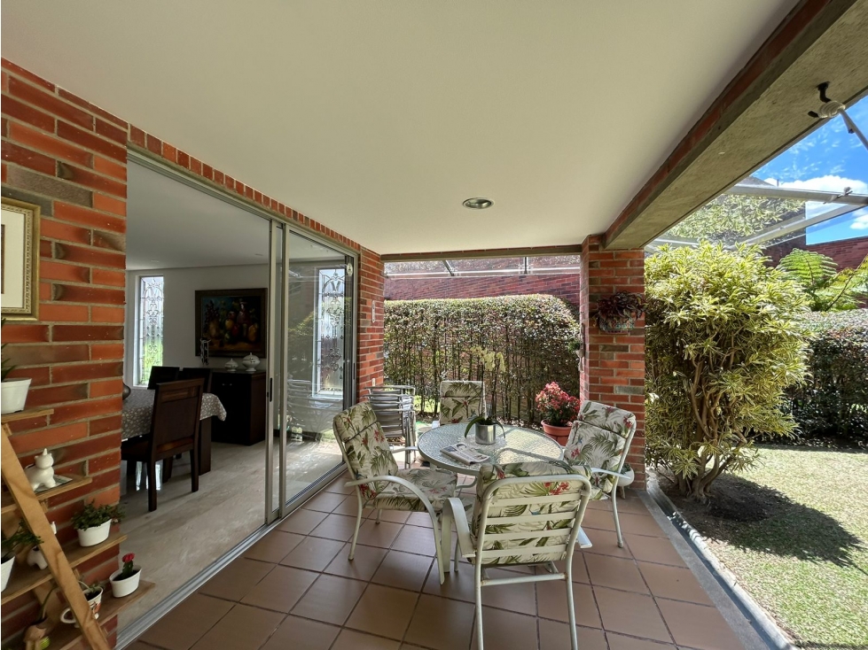 VENTA CASA ESQUINERA EN URBANIZACIÓN, ENVIGADO — foto 2