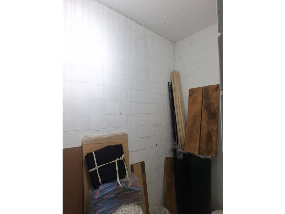 VENTA PARQUEADERO Y CUARTO ÚTIL, FLORIDA NORTEAMERICA, BELLO - 2