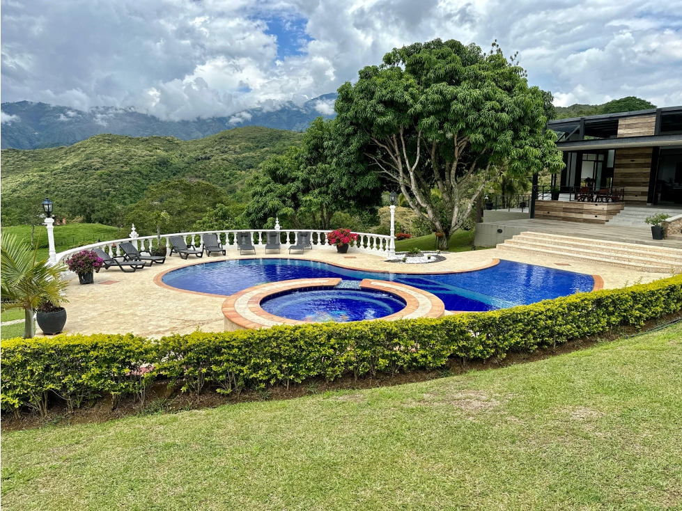 VENTA DE LUJOSA FINCA, SAN JERÓNIMO ANT