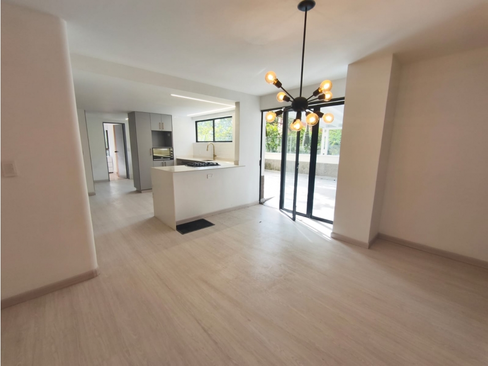 VENTA APARTAMENTO REMODELADO SAN LUCAS, POBLADO-125M2