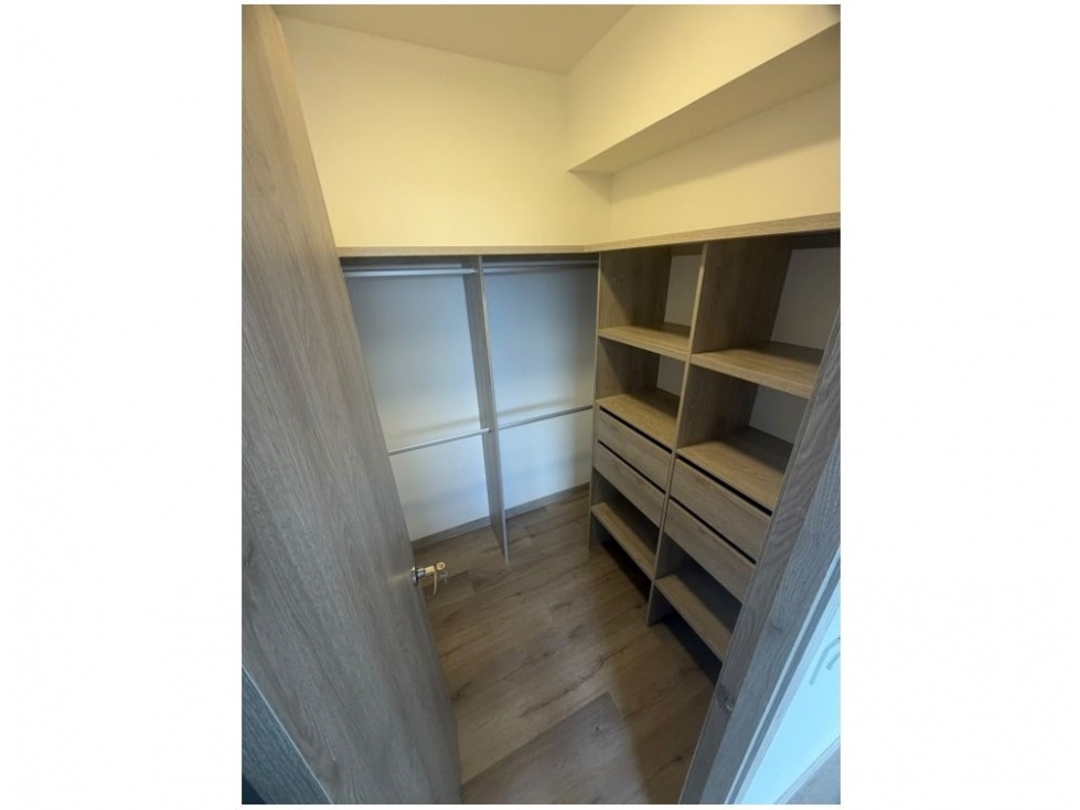 VENTA APARTAMENTO EN CIUDAD DEL RÍO, MEDELLÍN - 72,8 m² — foto 4