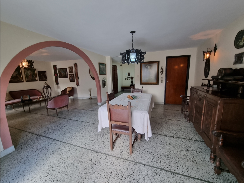 VENTA DE EDIFICIO DE TRES PLANTAS, LOS COLORES, MEDELLIN - 3