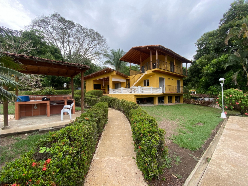 VENCAMBIO FINCA COLONIAL EN PARCELACIÓN, SAN JERÓNIMO