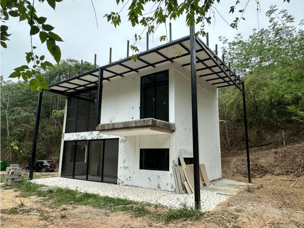 VENTA CASA CAMPESTRE PARCELACIÓN RESERVA DEL LAGO, SOPETRÁN, ANTIOQUIA
