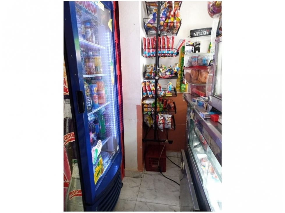 VENTA EDIFICIO DE TRES NIVELES, BARRIO TRINIDAD, MEDELLÍN - 4