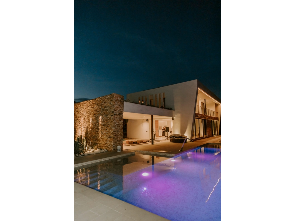 VENTA LUJOSA CASA DE VERANO AMOBLADA, SOPETRÁN - 4