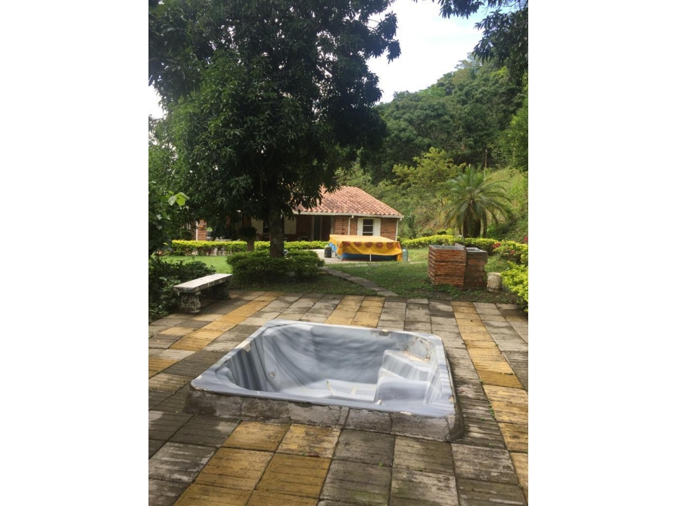 VENCAMBIO FINCA CON DOS CASAS, SOPETRÁN