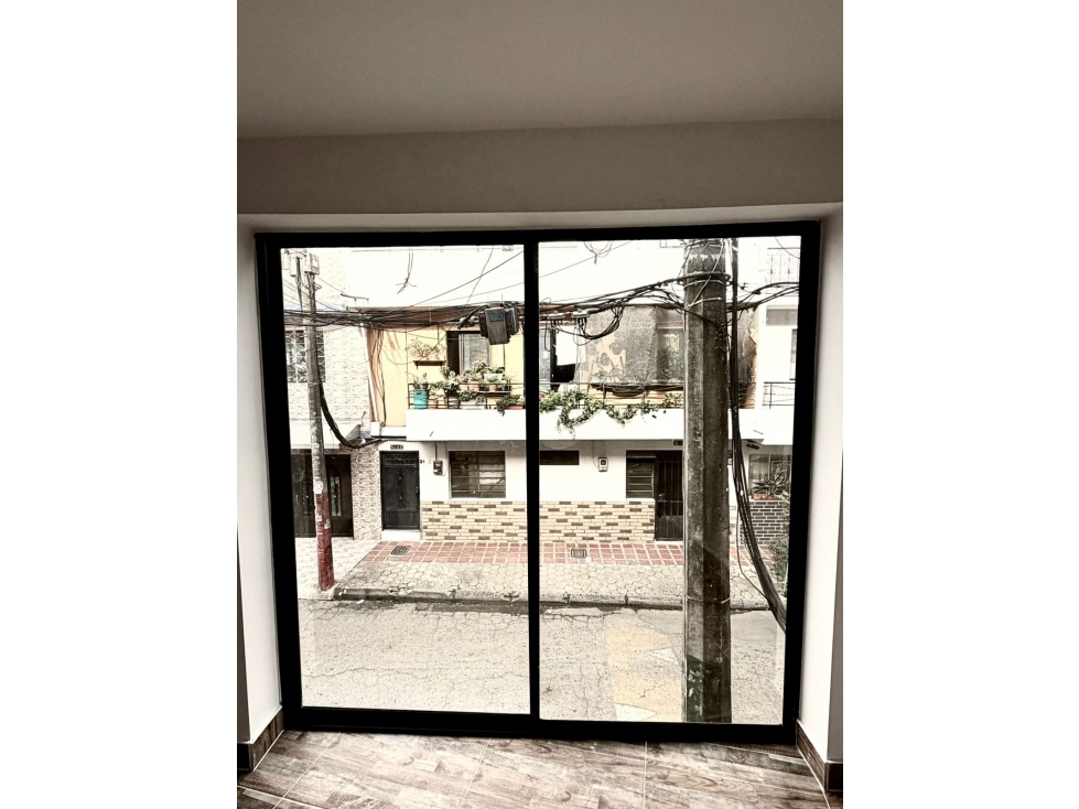 VENTA CASA UNIFAMILIAR REMODELADA, BELÉN, MEDELLÍN