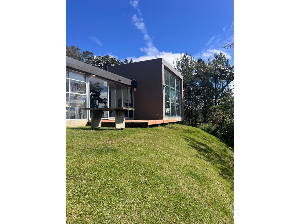 VENTA CASA INDEPENDIENTE CON VISTA, LA ESPERANZA, ENVIGADO  