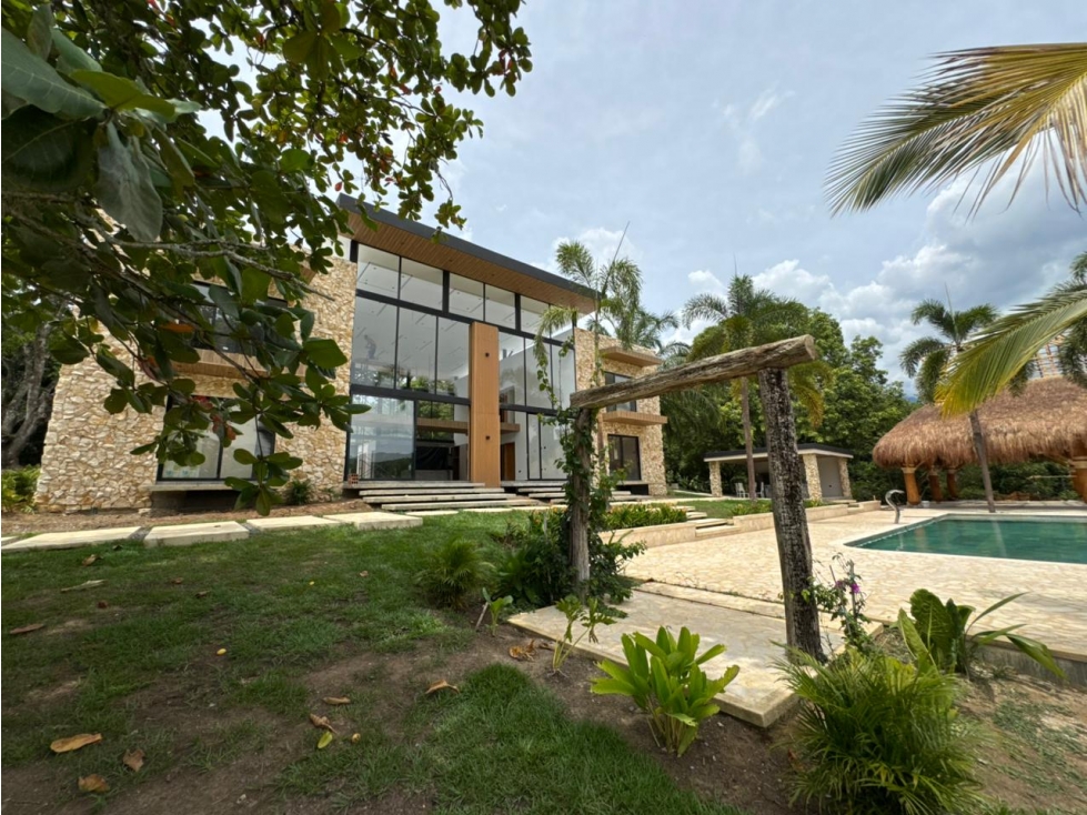 VENTA MANSIÓN SAN JERÓNIMO, ANTIOQUIA