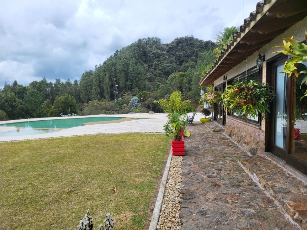 VENTA CASA CON DOBLE INGRESO, ALTO DE LAS PALMAS, ENVIGADO — foto 2