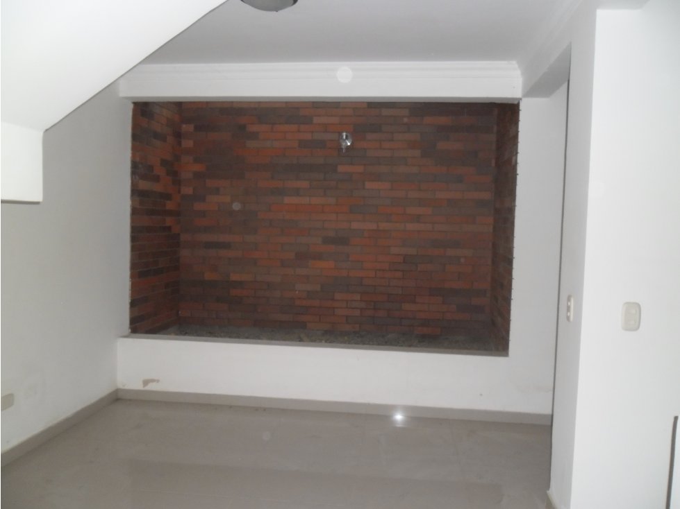 CASA DE 2 PISOS EN VENTA - 5