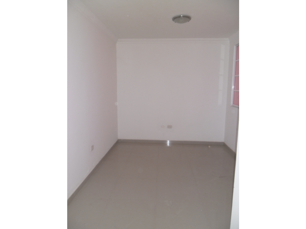 CASA DE 2 PISOS EN VENTA - 4