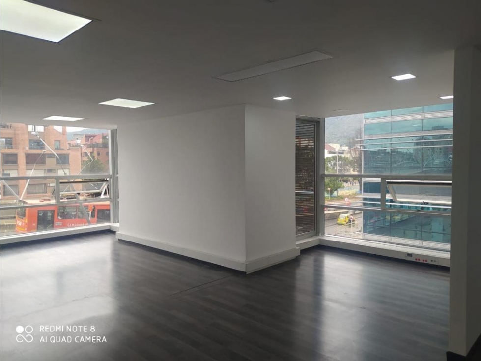 VENTA/ARRIENDO OFICINA CHICO Cll 100