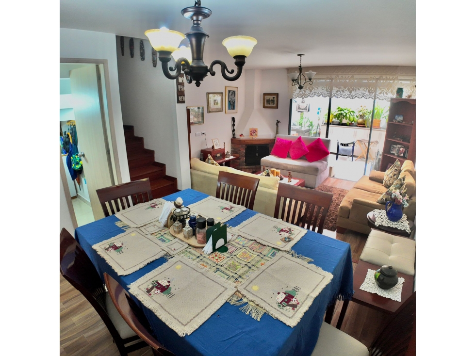 VENTA/ARRIENDO SANTA BARBARA CENTRAL UNICENTRO Casa tipo TOWNHOUSE,
