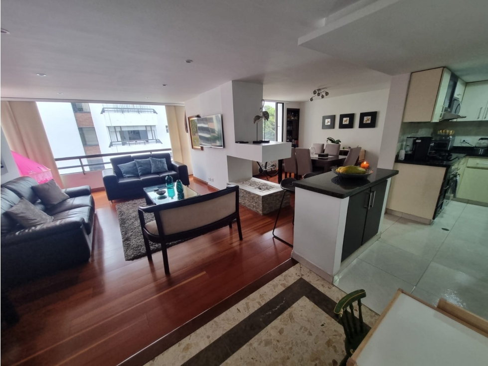 VENTA REMODELADO, APARTAMENTO SANTA BÁRBARA UNICENTRO BUGANVILLA