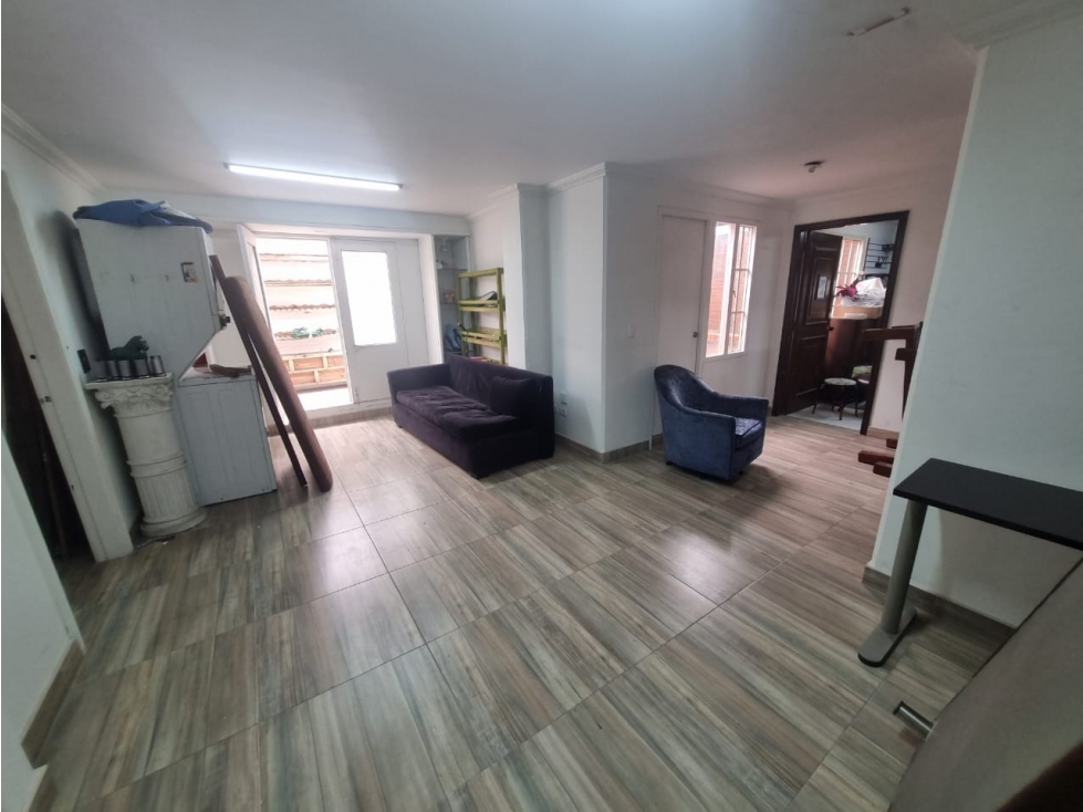 VENTA APARTAMENTO SANTA PAULA PARA REMODELACION TOTAL