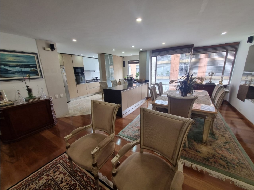 VENTA/ ARRIENDO REMODELADO APTO CHICO RESERVADO,