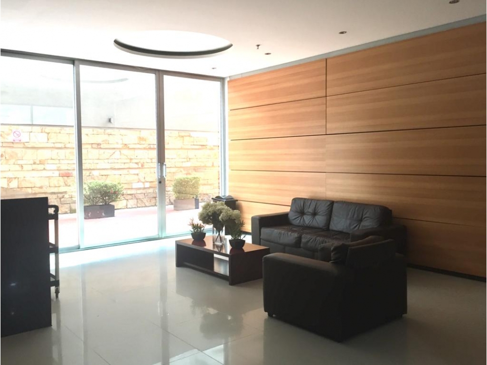 VENTA/ARRIENDO OFICINA CHICO RESERVADO - 2