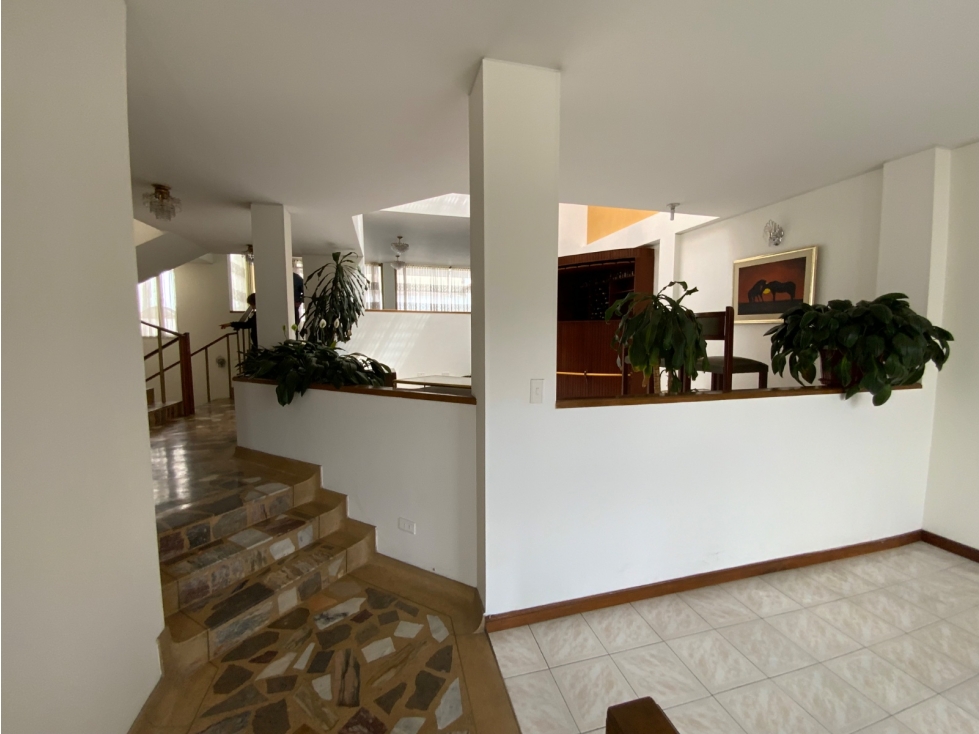 VENTA CASA ALHAMBRA INDEPENDIENTE EN CALLE CON VIGILANCIA, — foto 2