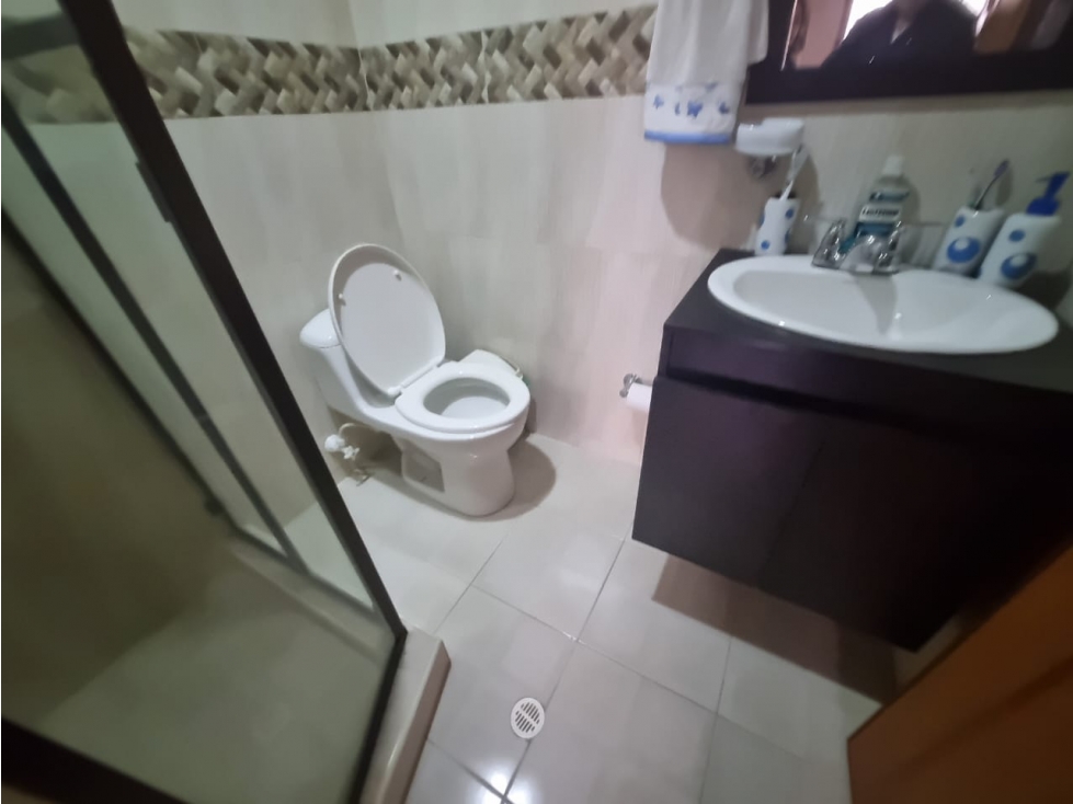 VENTA APTO PUENTE LARGO edificio SIN PORTERIA y SIN ASCENSOR — foto 2