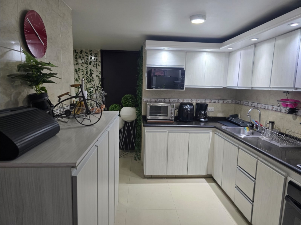 Ofrezco ARRIENDO AMOBLADO/SIN AMOBLAR APTO CHICO RESERVADO — foto 2